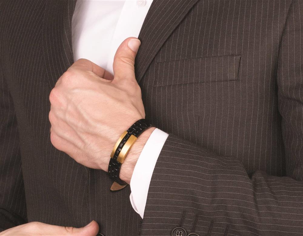 دستبند طلا مردانه راه | دستبند چرم با طراحی شیک و کلاسیک